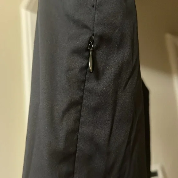 Theory Eitara V Neck Sleeveless black dress GUC - Picture 5 of 9